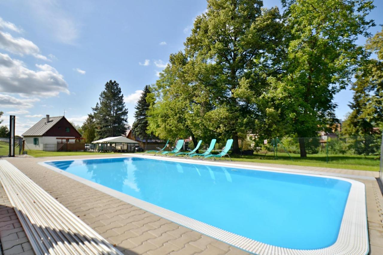 Villa Čtyřicítka na Šťastném kopci Černý Dŭl Esterno foto
