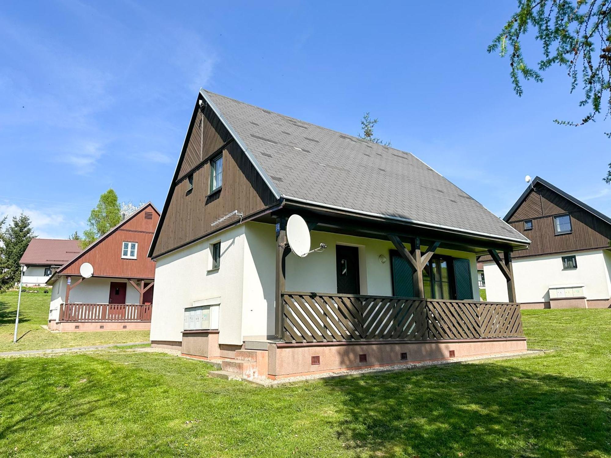 Villa Čtyřicítka na Šťastném kopci Černý Dŭl Esterno foto